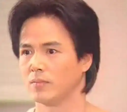 毕竟林瑞阳年轻时帅气又多金,很快就让曾哲贞陷入了他的情网,并且很快