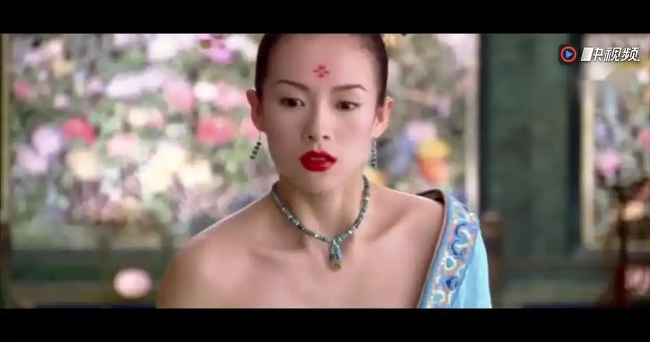 章子怡在电影《十面埋伏》中的一段水袖舞惊艳众人,可以载入史册了吧!