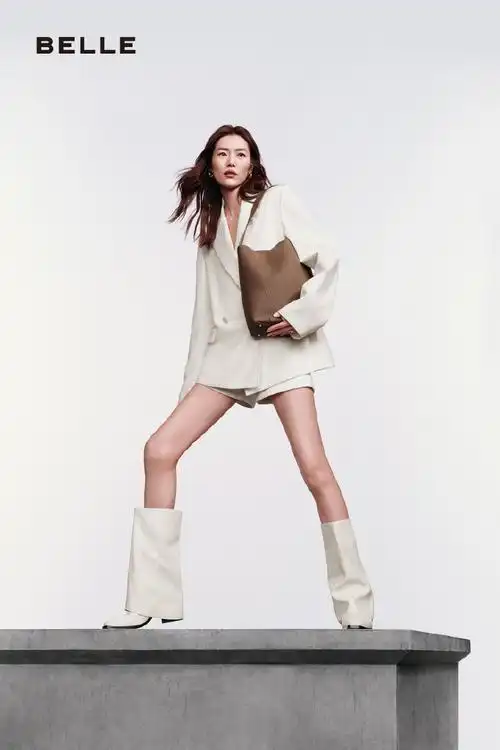 百丽品牌代言人刘雯##比生活多变一点##天猫超级品牌日