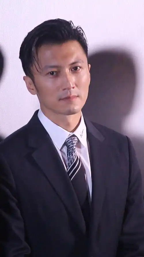 谢霆锋出走半生归来仍少年