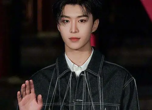 范丞丞室内吸烟 范丞丞吸烟图片被曝粉丝却死不承认