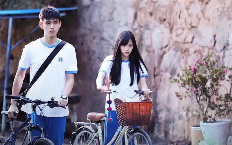 欧阳娜娜,陈飞宇演绎17岁的青春《秘果》,值得看吗?