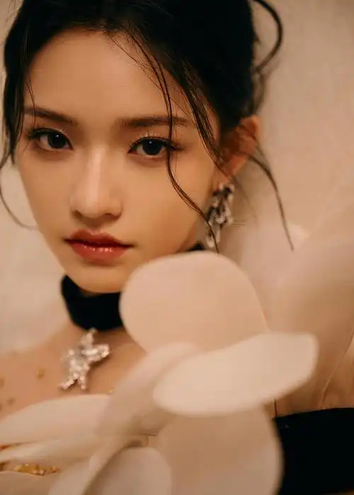 林允yanina2023秋冬出席爱奇艺尖叫之夜