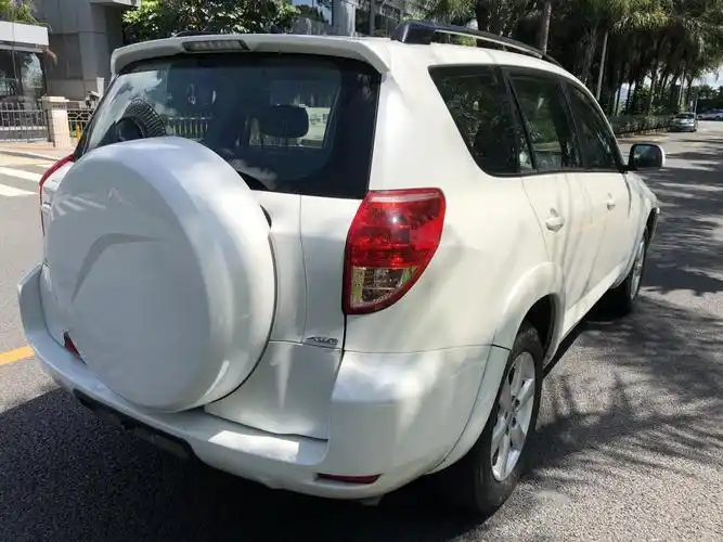 丰田越野车rav4插图1