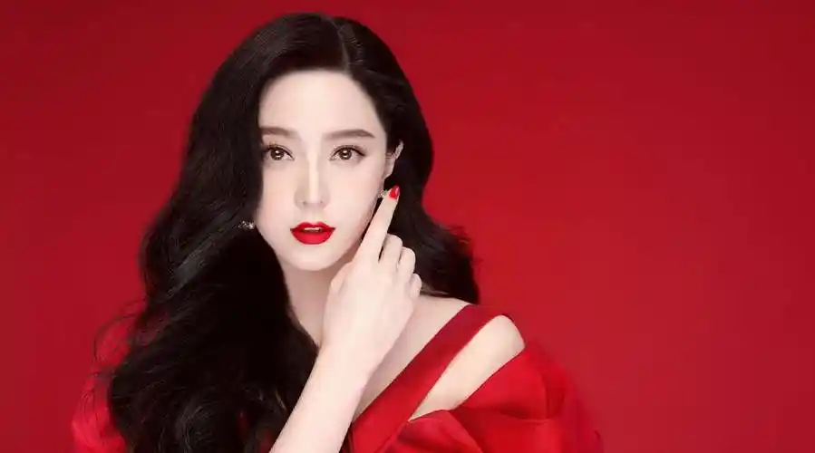 2021年3月8日范冰冰samun lisa莎蔓莉莎首席体验官广告