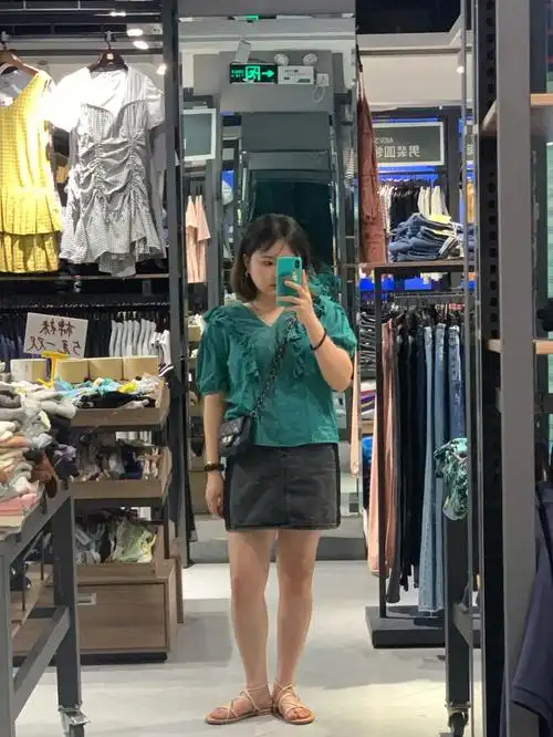 身高155体重120黑配绿好像也很不错75