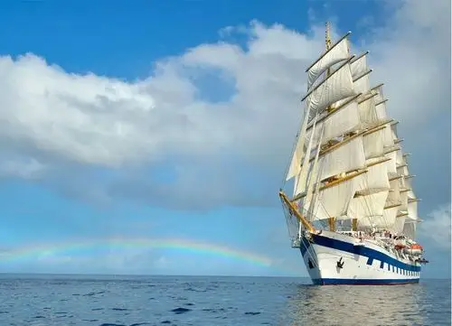 乘风破浪的帆船