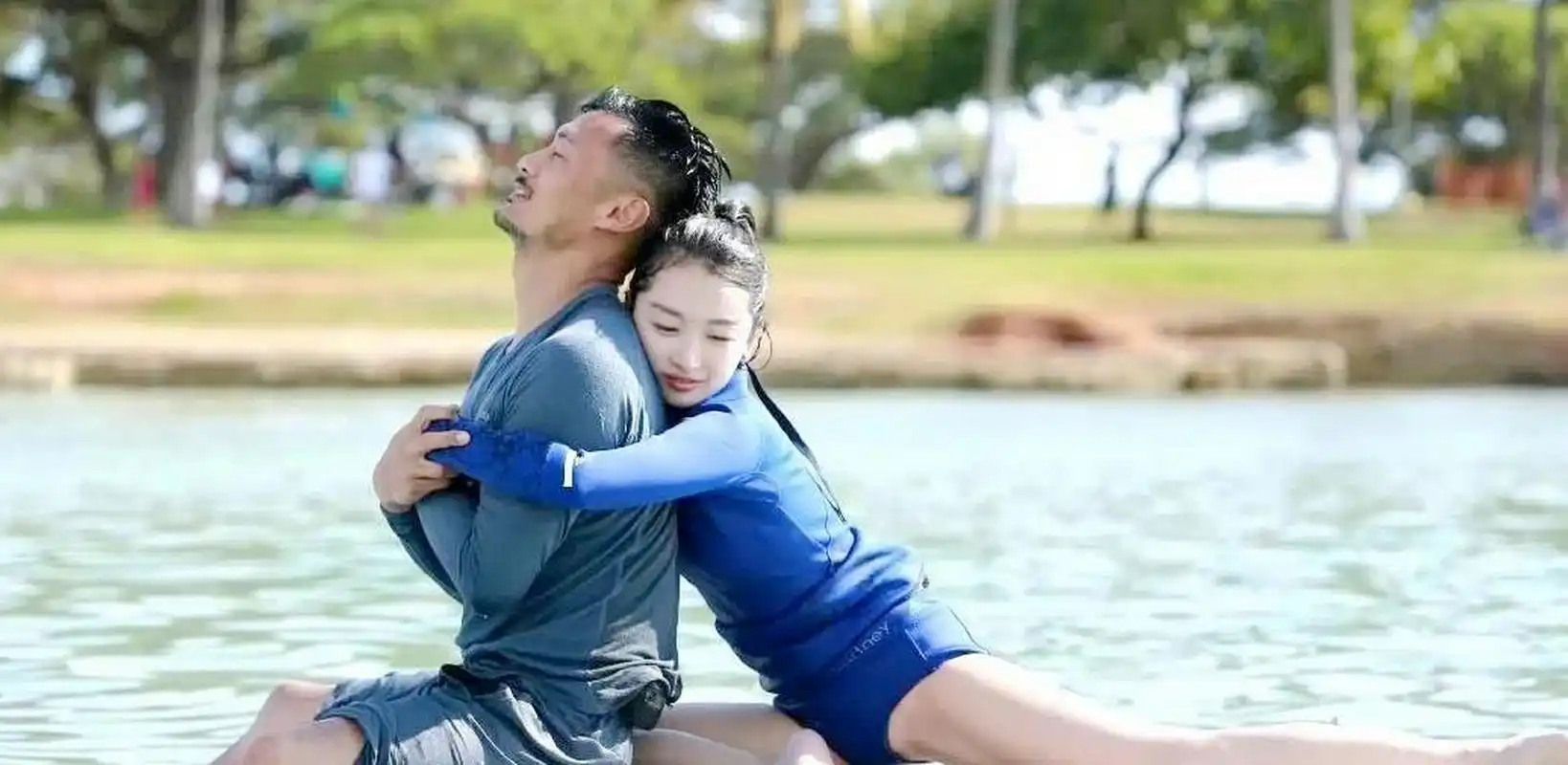 余文乐大叔和小周冬雨参与了恋情,虽然都是写出来的,但女星好像是开挂