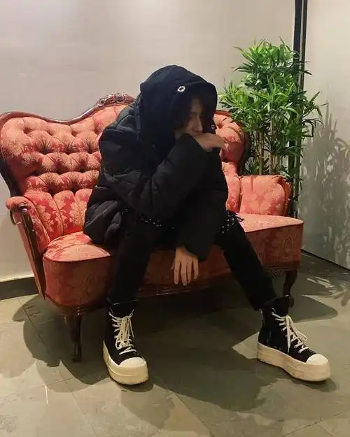 小鬼把更多时间花在音乐上