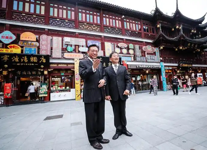 这下,豫园九曲桥有好戏看了!