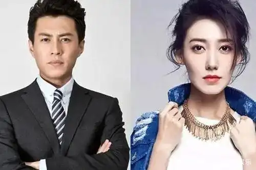 靳东高露二人亲密挽手依偎,引发热议