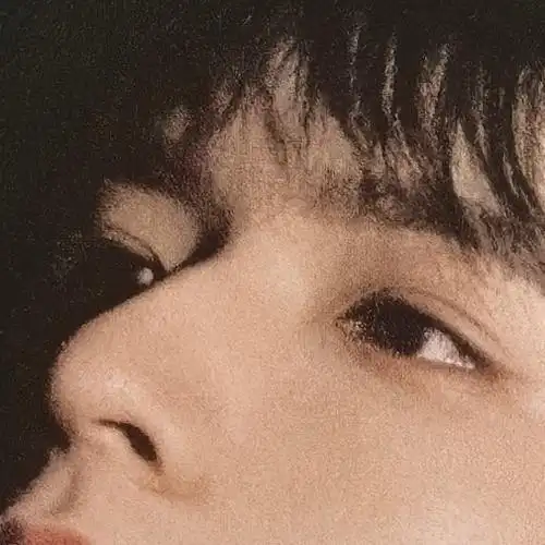 张照片啊…眉眼喉结下巴全部都太有看点了…………#新生代演员刘耀文