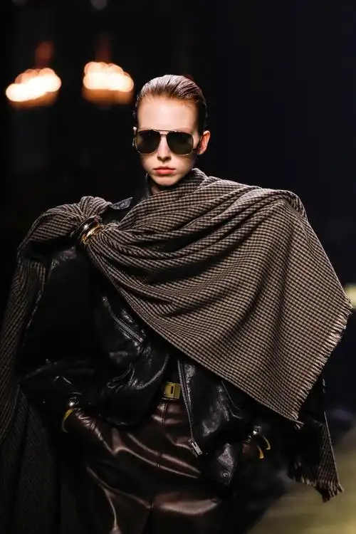 巴黎时装周圣罗兰品牌时装秀