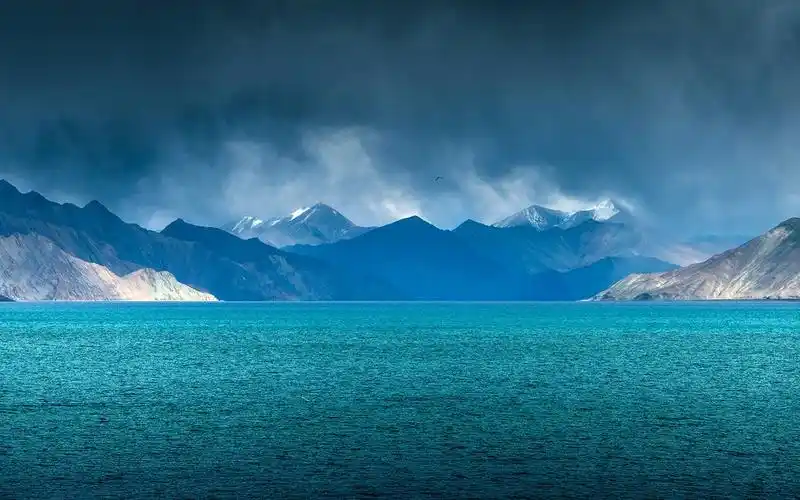 印度,湖,山,云,蓝色 壁纸 | 1680x1050 壁纸下载 | cn.best-wallpaper