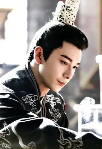但是抵不过李星旭确实很帅,高冷腹黑,气场一米八,暗黑系古装男神