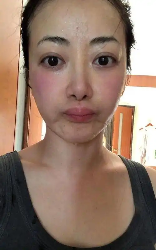 明星素颜真容貌,周冬雨无眉大侠,宁静脸像泥塑,李梦万万没想到