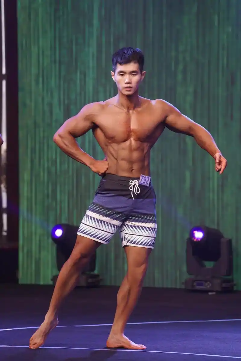 当初也是为了减肥而健身,为了有腹肌,为了帅!后来 - 抖音