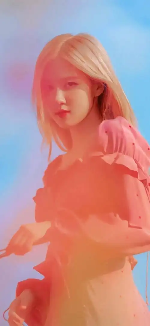 有没有朋友可以分享一下朴彩英的美照最好是可以当壁纸的高清图谢谢