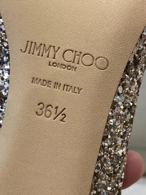 jimmychoo鞋底真的长这样