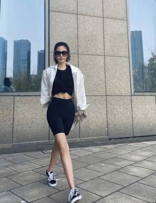 原创这港风气质绝了杨采钰私服造型大合集独特气质十分迷人