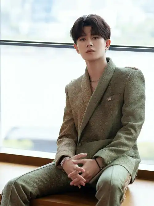 任嘉伦图片分享