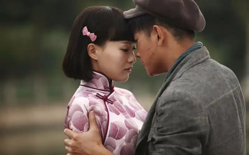 罗晋x唐嫣早期深情对唱《用一生去回忆》,情牵首部电视剧《乱世佳人》