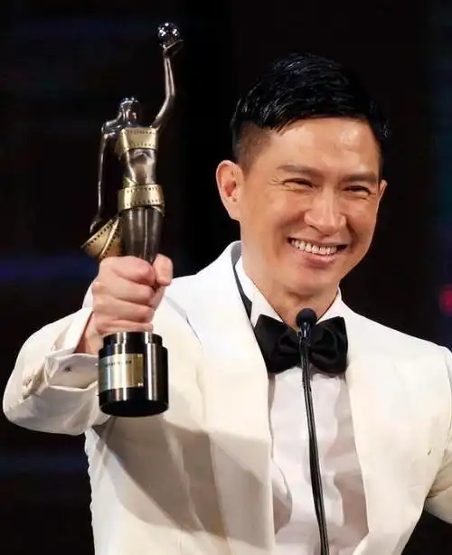 为了一个角色,47岁张家辉用9个月时间变身肌肉男,看他怎么练的