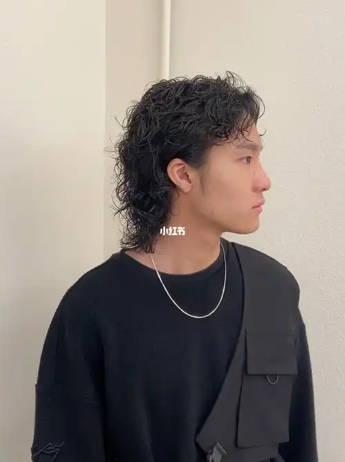 日系男生中长发