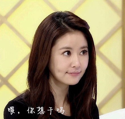 林心如素颜会友人,产后体形仍未恢复,这大腿厉害了,拖鞋出门太潇洒