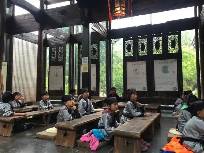 走进崂山书院 穿汉服学古礼