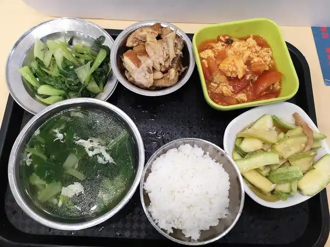 今天也在饭堂好好吃饭了