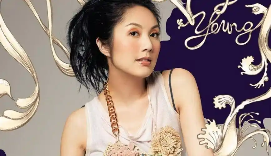 原创46岁杨千嬅罕露面与陈奕迅险成恋人嫁小5岁志明很幸福