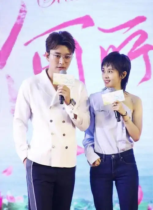 贾乃亮与王子文恋情被翻出两人恋爱6年同居4年贾乃亮出面辟谣