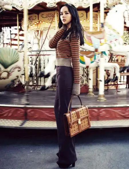 女王韩佳人巴黎街头复古大片