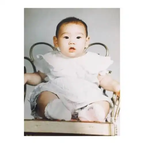 少女时代 新闻爱豆新闻讯 20日晚,泰妍通过ins更新自己小时候的照片