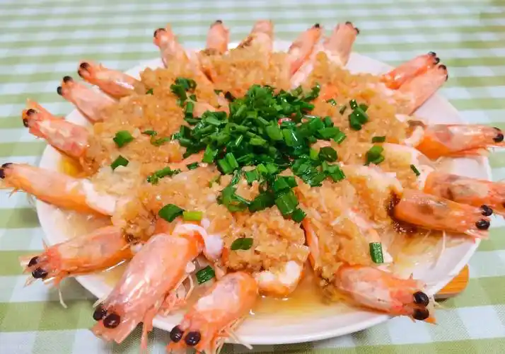 蒜蓉粉丝蒸虾,高颜值,蒜香入味,两分钟学会,粉丝比虾还好吃_时候_莉莉