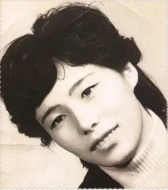 咱妈年轻时的模样:每张老照片都讲述着好家风