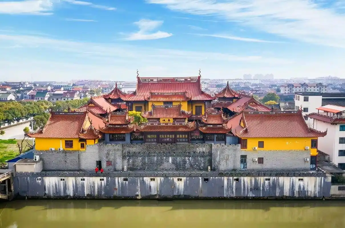 上海市奉贤区奉城镇的发展模式,在整个上海市都是非常珍贵的