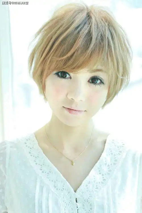原创圆脸微胖适合什么样的发型三种短发显脸小又减龄好打理又时尚