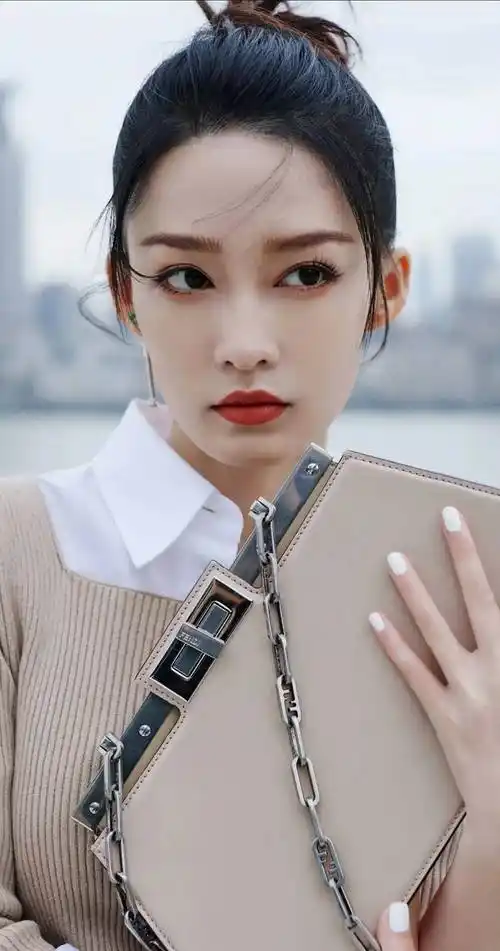 分享图片,楚楚可人的李沁写真照