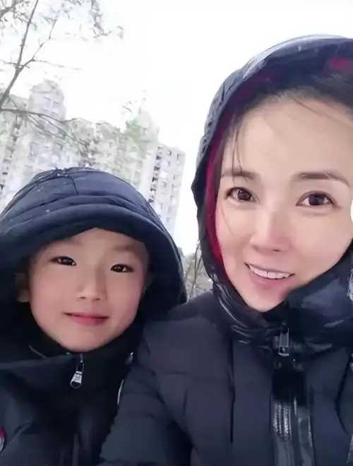 管彤和王为念曾经共同参与了一次对戏的演出.