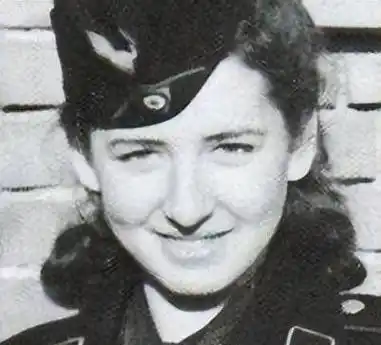 "红色的长发","妖娆的身姿"伊思尔是一个外表十分美丽的女人,她的笑容