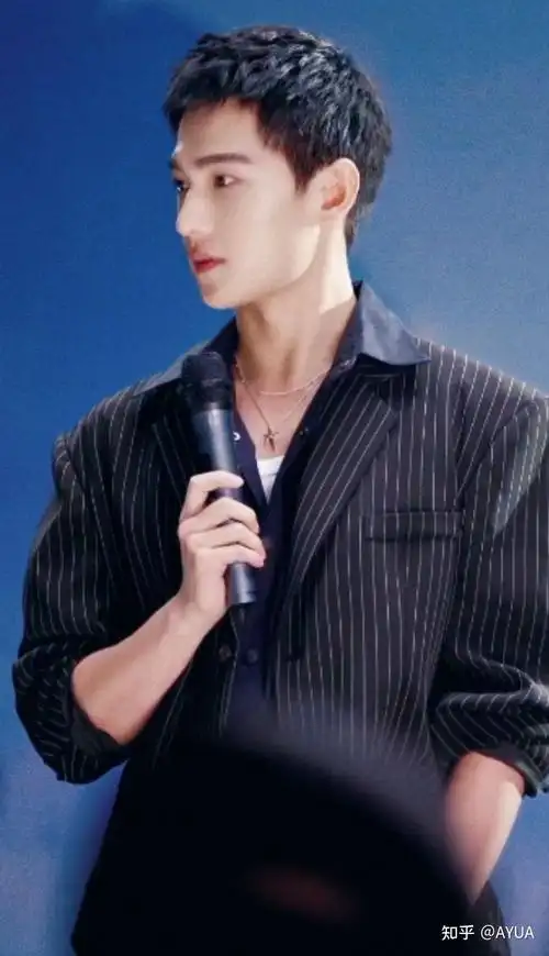 你觉得国内90后男明星中的神级颜值是谁?