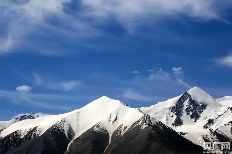 玉珠峰是昆仑山东段最高峰(央广网记者 张雷 摄)