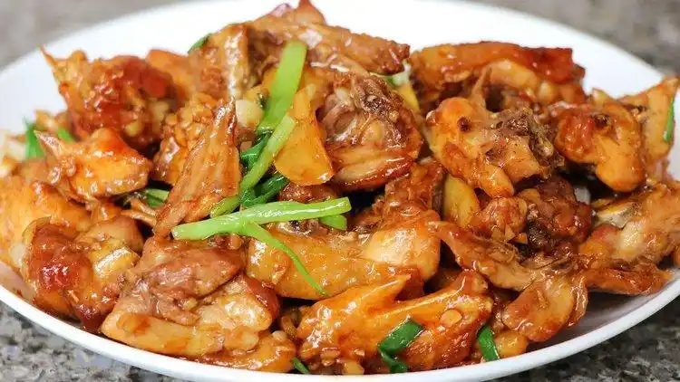 生炒鸡块的做法,外香里嫩,色香味俱全,做法简单味道超好