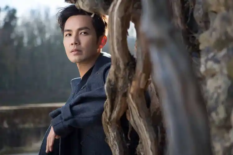 娱乐点评:赵丽颖,赵露思,郑业成,宋祖儿,钟汉良,刘浩存_流量_资源