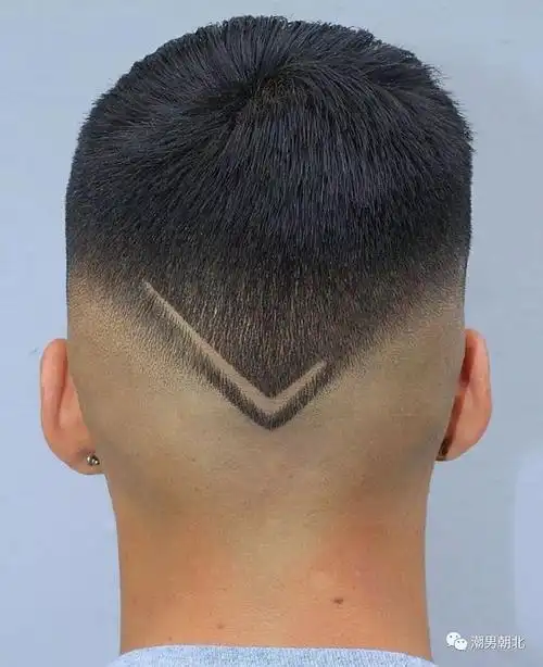 12款"最阳刚"的男士发型,头上刻道杠,时尚又霸气
