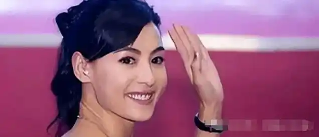 王菲哭得脸色惨白!谢霆锋把三胎儿子生父之谜解开了,张柏芝发长文解释