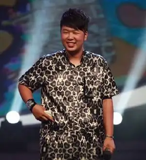 求一款男生胖圆脸的发型,急急急,不要寸头,子弹头