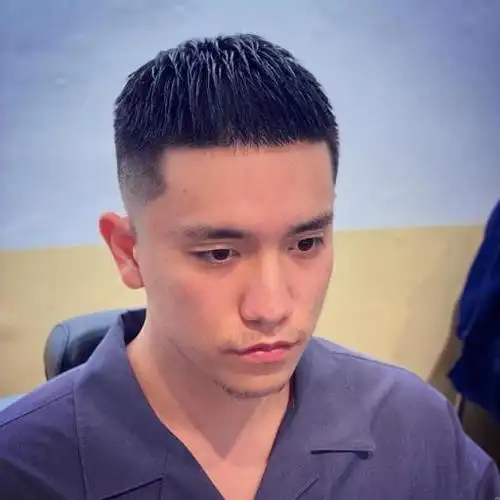 2021最受欢迎的男生发型(2021年男士最热门发型) - 浩迪网